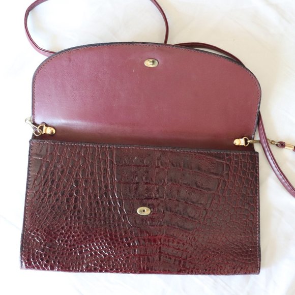 Vintage clutch | Burgundy red fake Croco leather - Picture 2 of 2